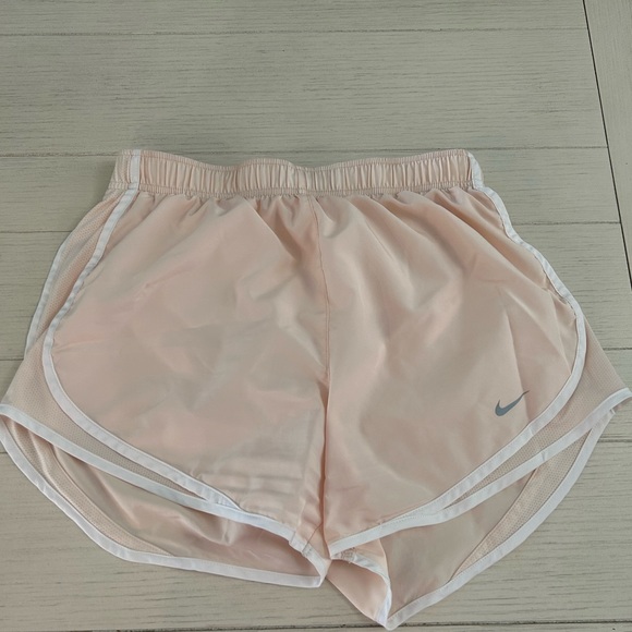Nike shorts - Picture 1 of 3